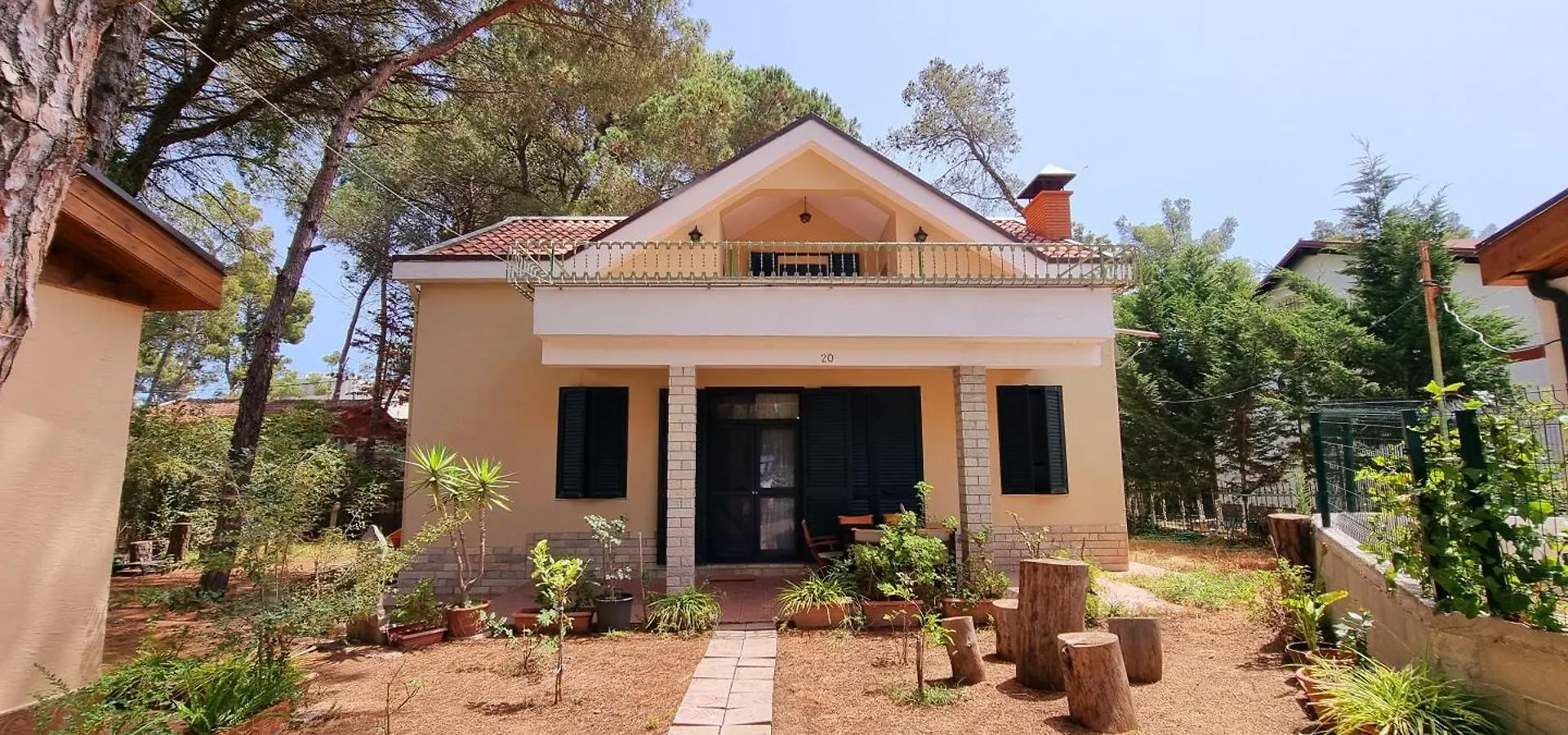 Bezhani Villa Golem