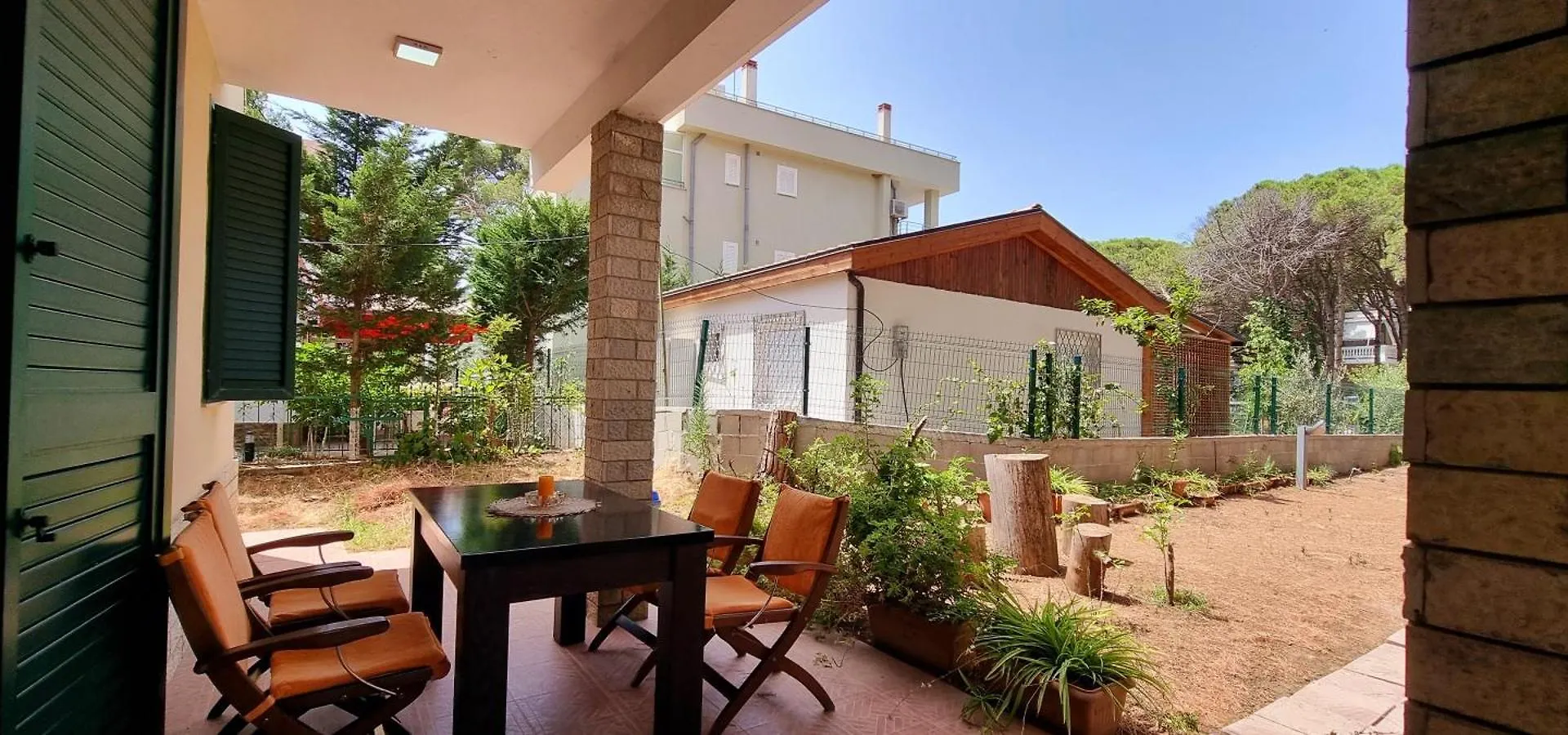 Bezhani Villa Golem